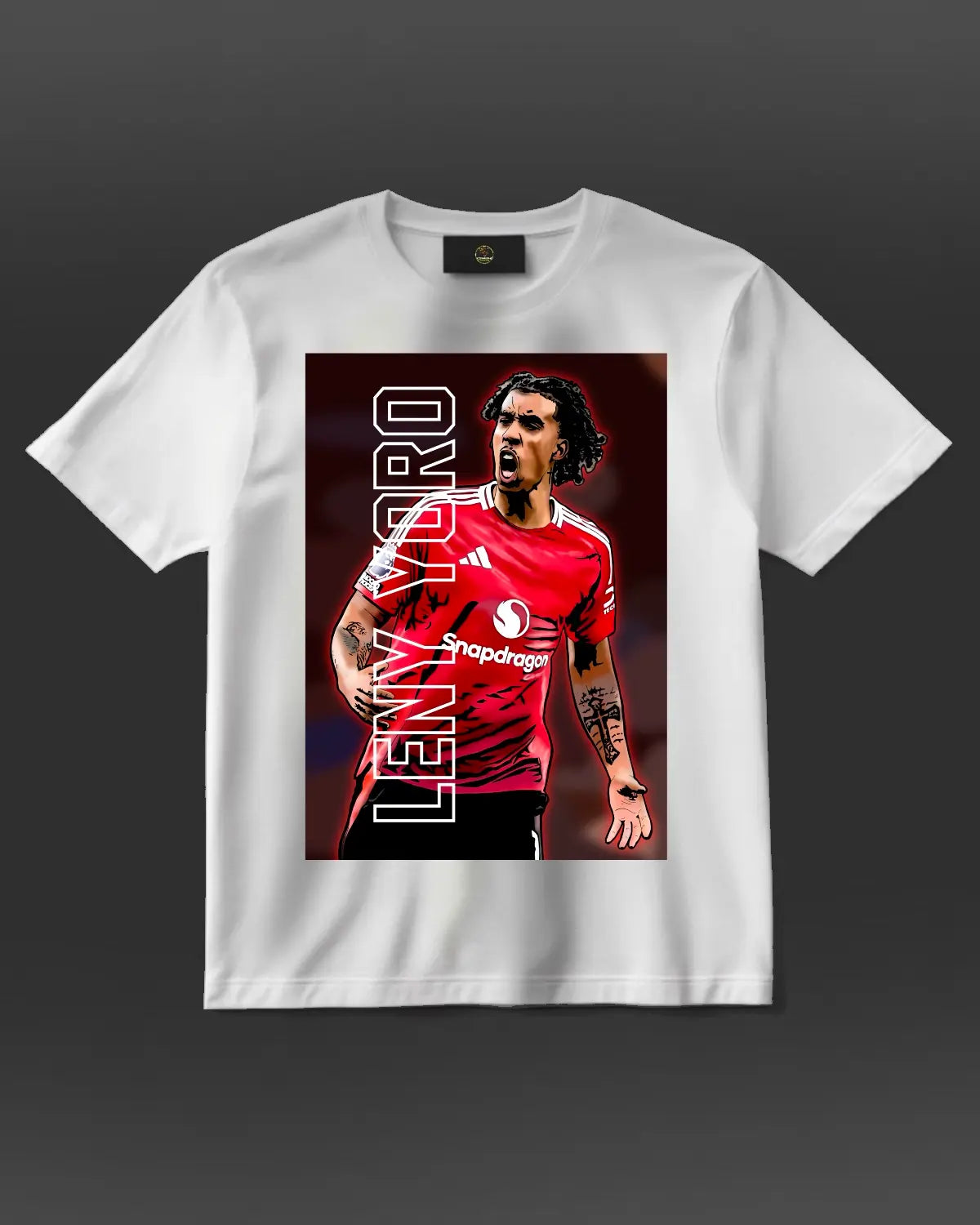 Leny Yoro Manchester United Wonderkid T-shirt – young centre-back design, unisex football fan apparel in black or white