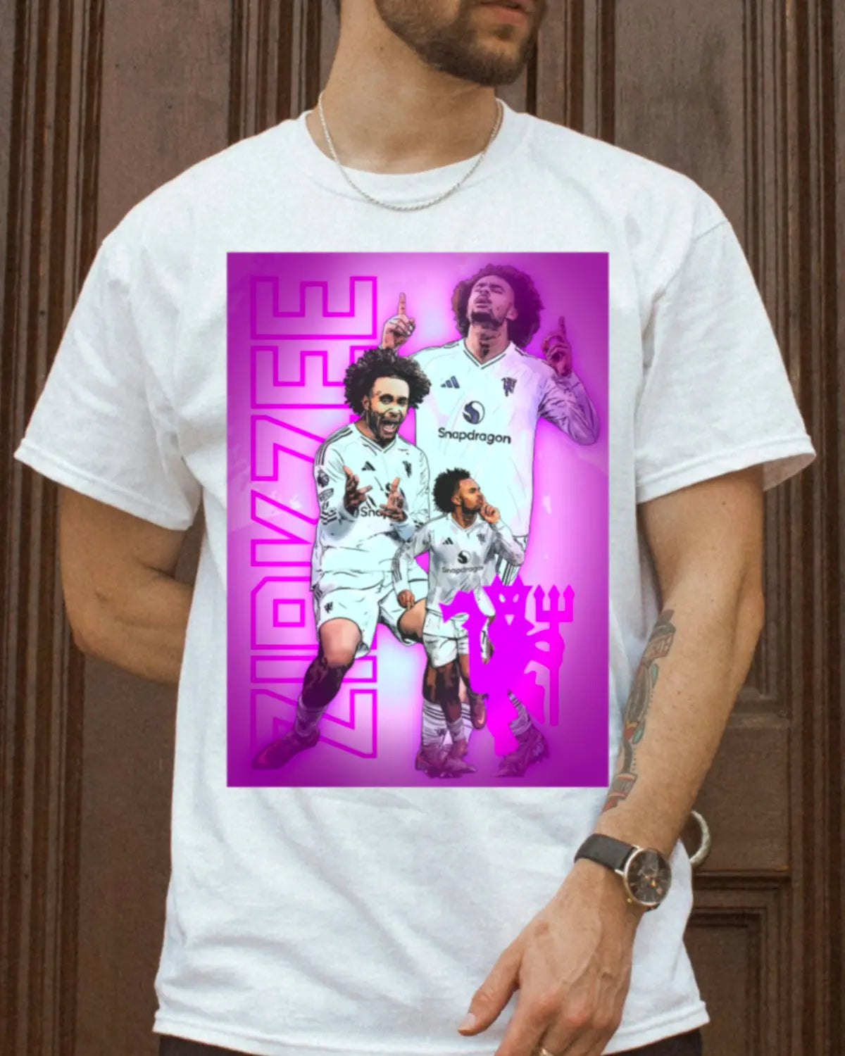 Joshua Zirkzee Manchester United T-Shirt – United Striker Artwork | Adult Unisex Football Tee by GrizzlyGFX