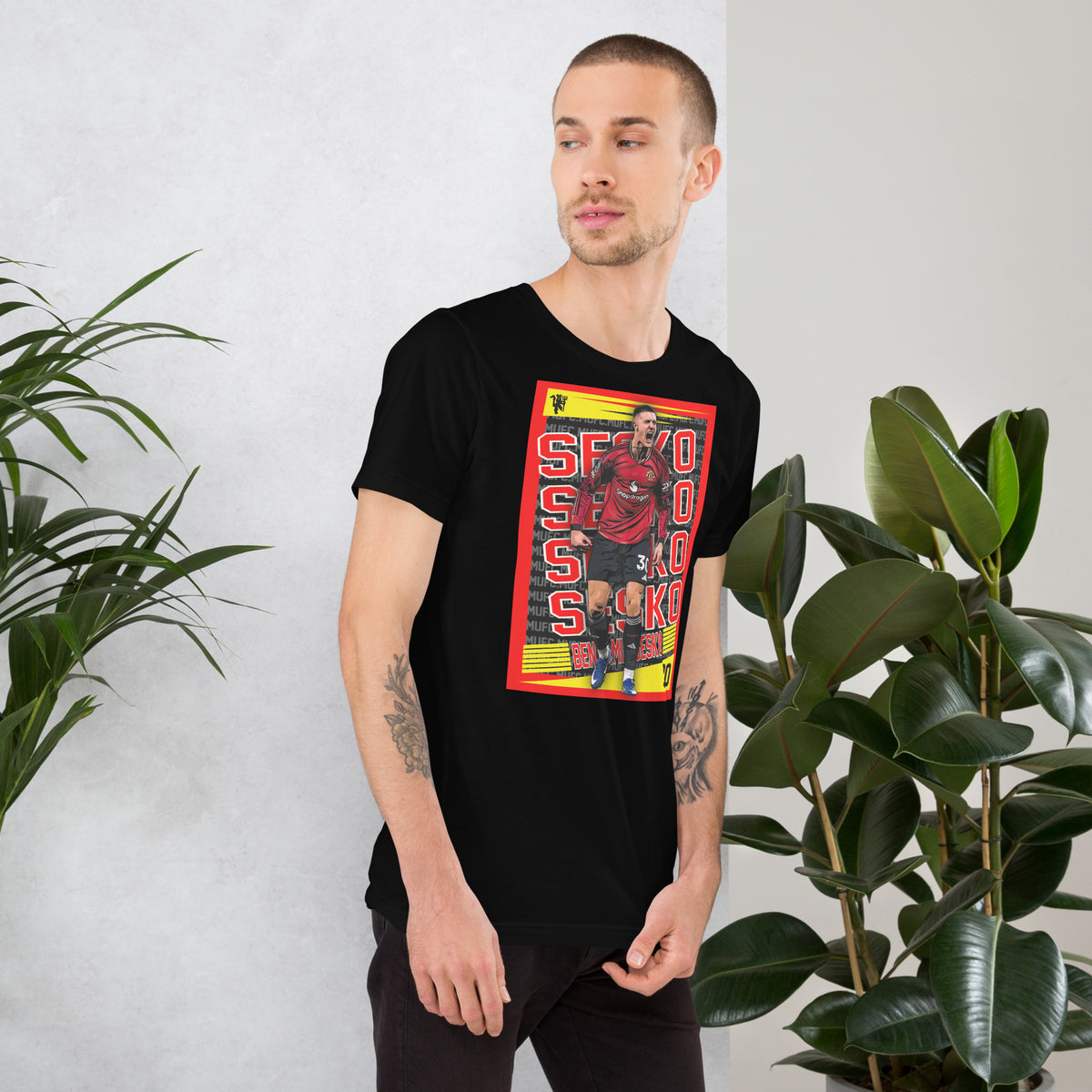 Benjamin Šeško Red Rising football graphic T-shirt in black – right side view